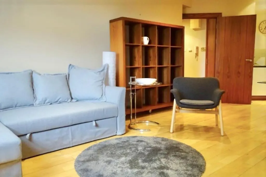 Modern Apt In Heart Of Dublin Ireland